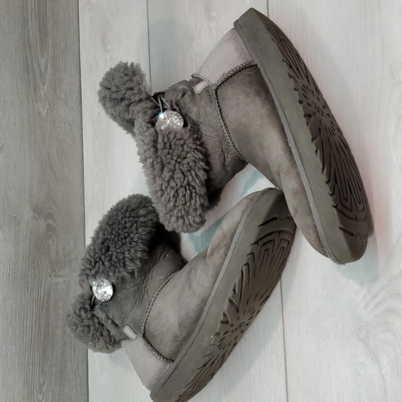 Ugg Australia Women 3349 Ankle Bailey Button Leather Sheepskin Boots shoes 10 - Picture 8 of 15